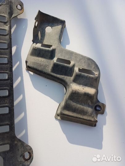 Крепления топливной магистрали Nissan