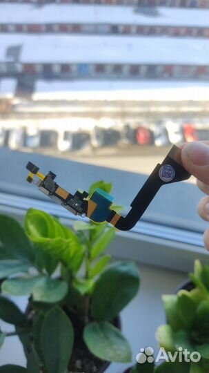 Нижний шлейф для iPhone 4