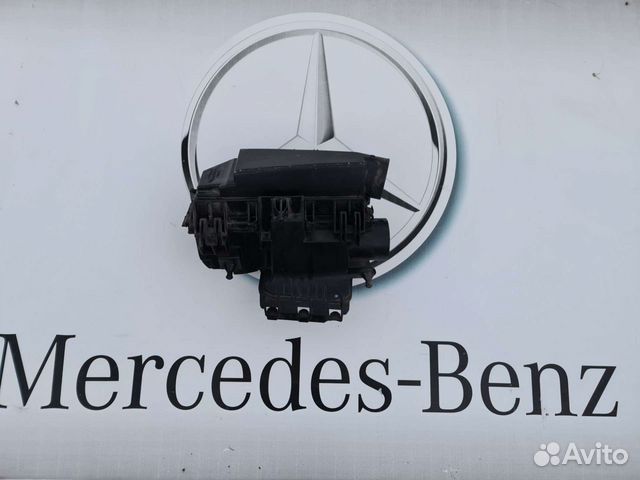 Корпус воздушного фильтра двигателя М271 Mercedes