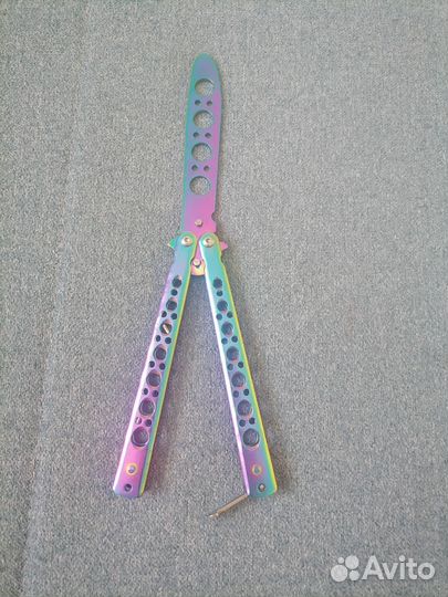 Нож-бабочка (балисонг) складной