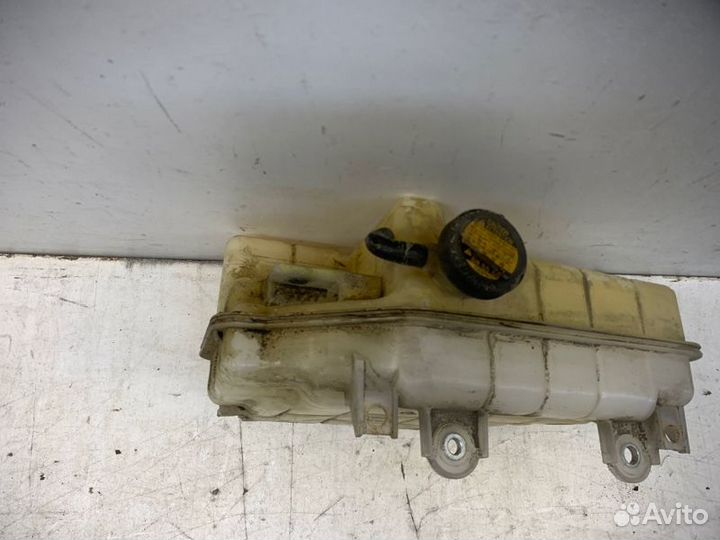 Бачок расширительный Toyota Land Cruiser 200