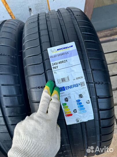 Michelin Pilot Sport S 5 275/35 R21 и 245/40 R21