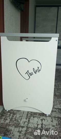 Детская кроватка с маятником и ящиком + комод