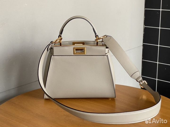 Сумка Fendi Peekaboo