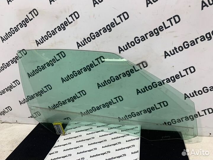 Стекло двери переднее правое Mercedes-Benz C-Class