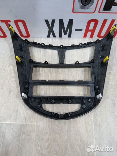 Рамка магнитолы Hyundai Solaris