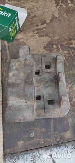 Суппорт тормозной Транзит 90 года