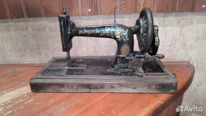 Швейная машина 