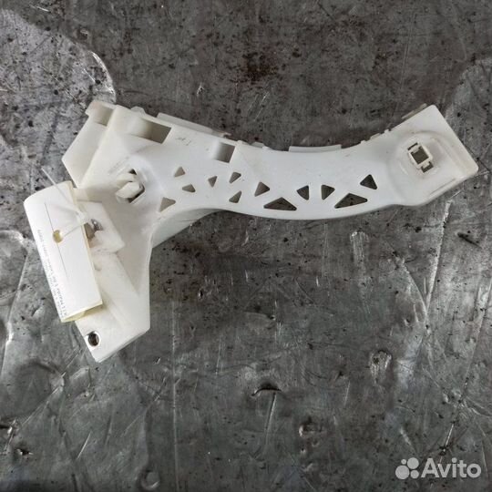 Кронштейн бампера передний правый Mazda 3 BK