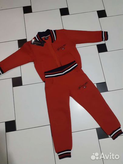 Спортивный костюм