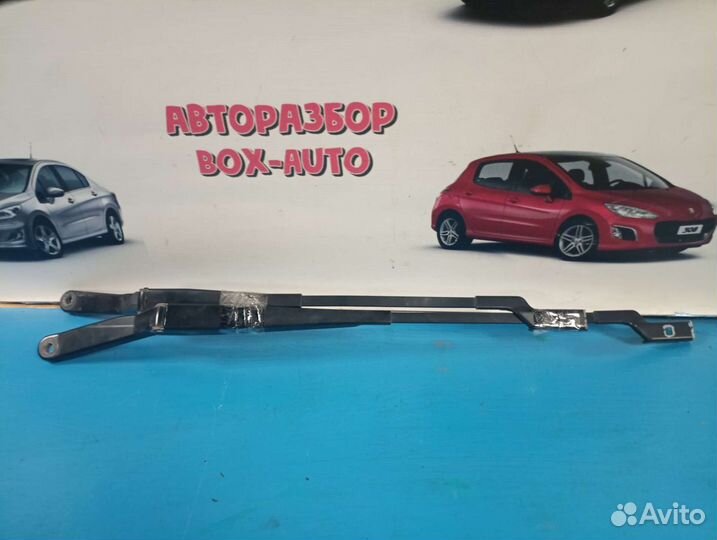 Поводки дворников Peugeot 308