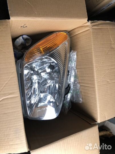 Фары передние на Тоуота Rav4 2 поколение