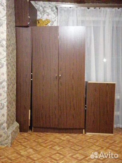 Шкаф трехстворчатый