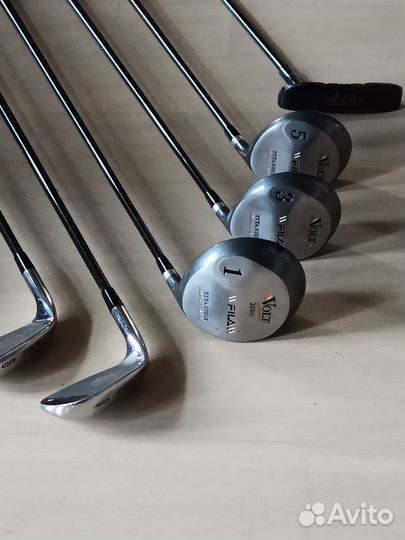 Набор клюшек для гольфа Volt