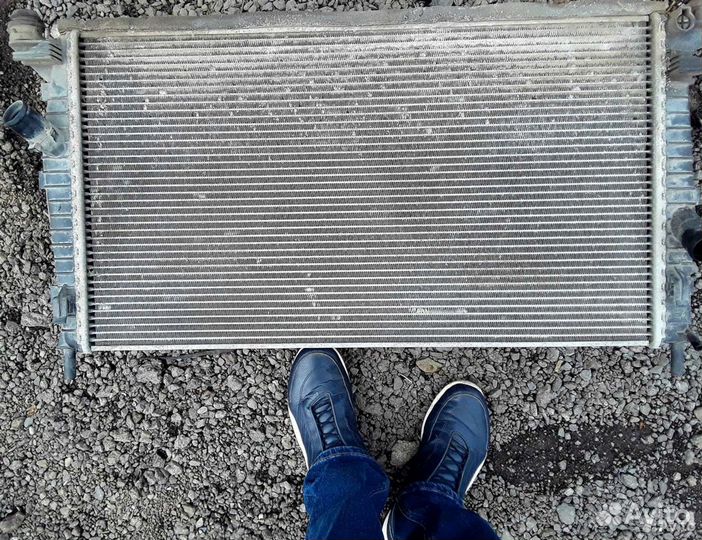 Радиатор охлаждения Ford focus в отличном состояни