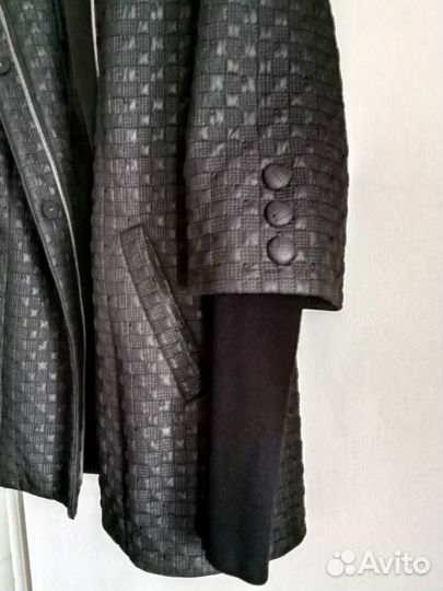 Куртка демисезонная с капюшоном