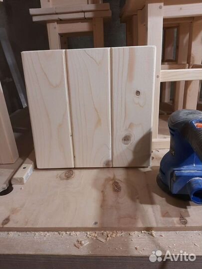 Табуретки из дерева