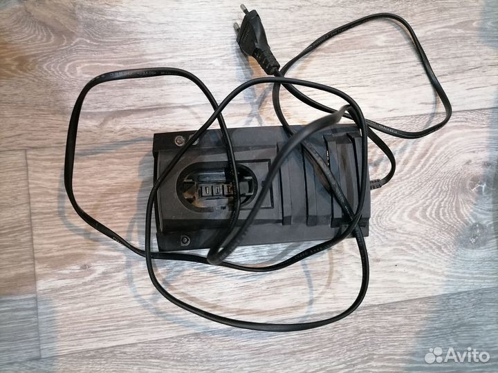 Зарядное устройство для шуруповерта Интерскол 14,4