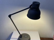 Лампа IKEA nectar с без проводной зарядкой