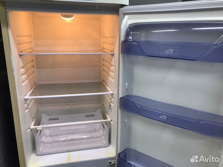 Холодильник Бирюса