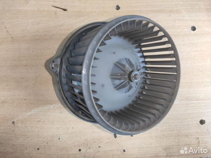 Вентилятор печки Mitsubishi Pajero 3