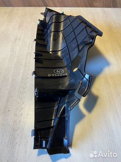 Обшивка стойки задняя левая Toyota Corolla 180