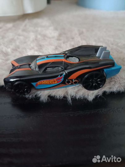 Машинки Hotwheels