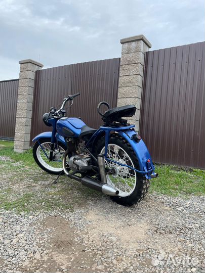 Раритетный мотоцикл иж 49