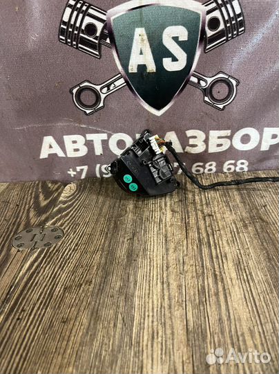 Кнопки рулевого колеса Kia quoris 3.8