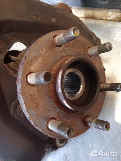 Кулак поворотный передний Nissan Pathfinder R51