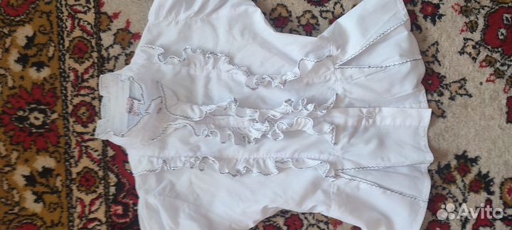 Блузка белая