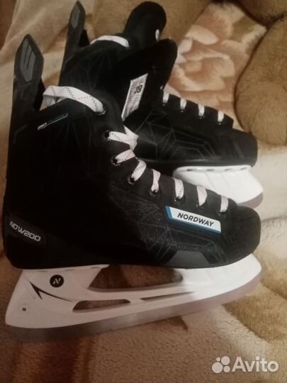 Коньки хоккейные 39 размер