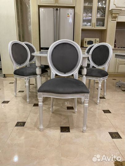 Стол и Стулья