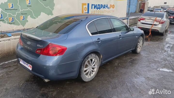 Петли двери передней правой Infiniti G35 (V36)