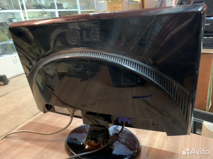 Монитор LG w2053s