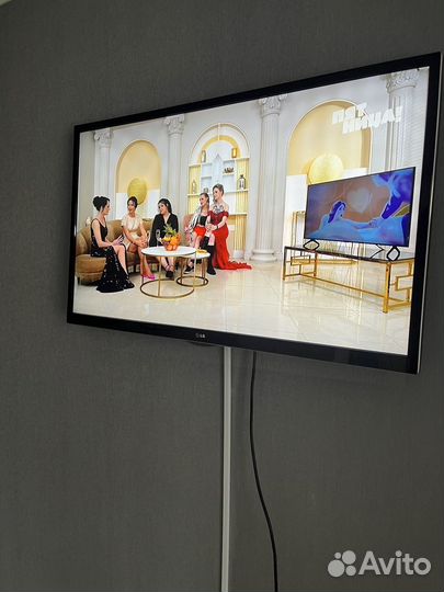 Телевизор LG 43