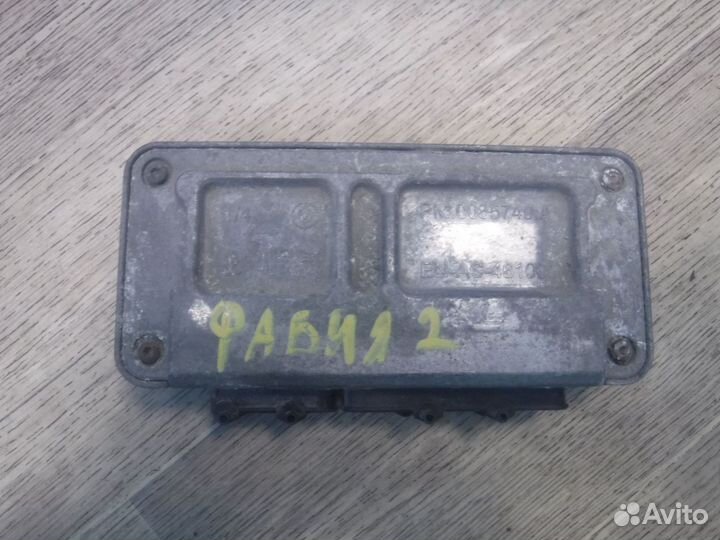 Эбу (блок управления двигателем) Skoda Fabia 2008