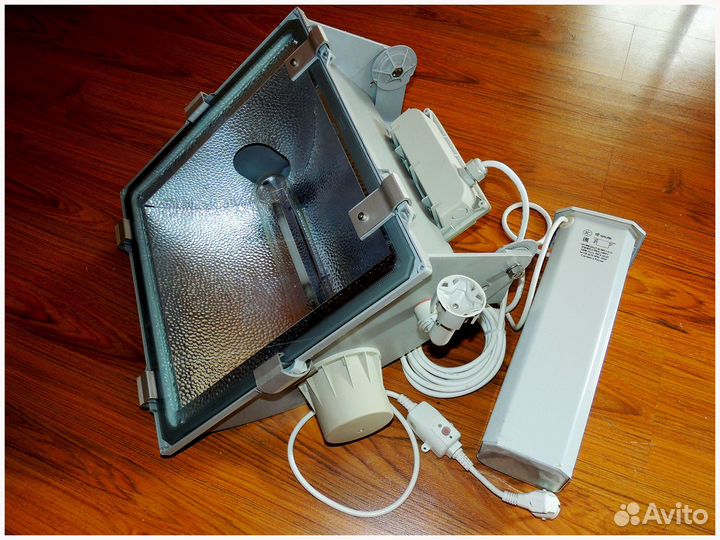 Комплект днат 1000 герметичный Galad + светильник