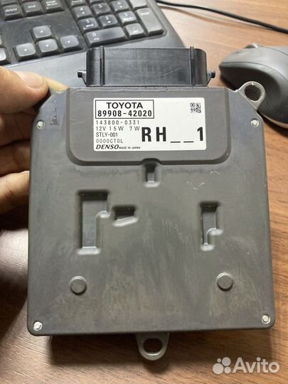 Блок управления фар передний правый Toyota Rav4