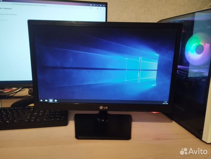 Монитор LG E1942C 18''