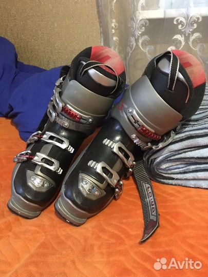 Ботинки лыжные