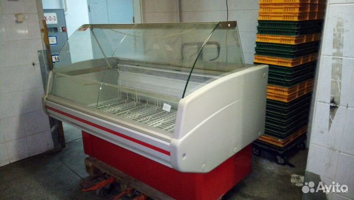 Холодильная и морозильная витрины,ларь,весы