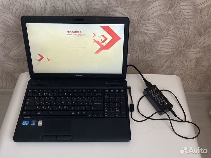 Ноутбук Toshiba Satellite C660-1WT синий рабочий