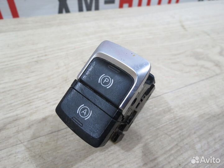 Кнопка ручника Audi Q3