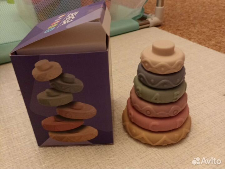 Детская пирамидка (игрушка прорезыватель)