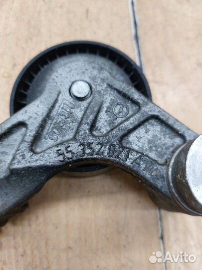 Натяжной ролик приводного ремня Opel Meriva A