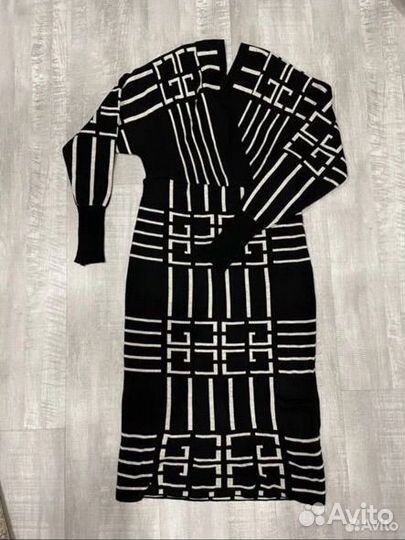 Платье женское