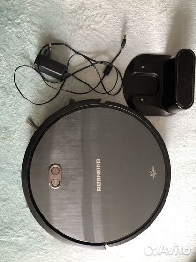 Робот пылесос Redmond rv r650s
