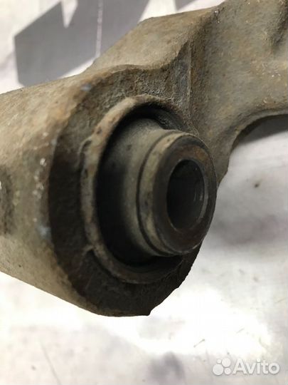 Цапфа задняя левая Suzuki Escudo TD54W J20A 2006