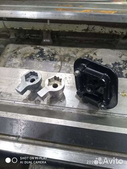 Втулка водительского подлокотника Мерседес Актрос